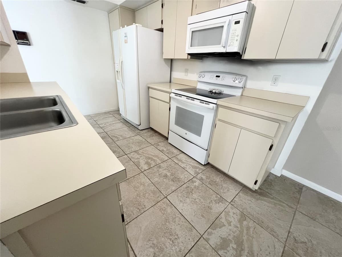 13636 DUNWOODY COURT — photo 13 of 45
