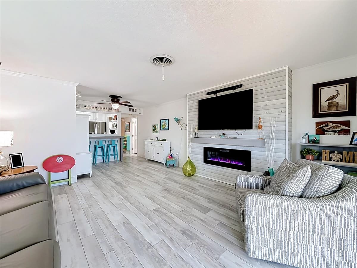 4046 FLORAMAR TERRACE — photo 10 of 27