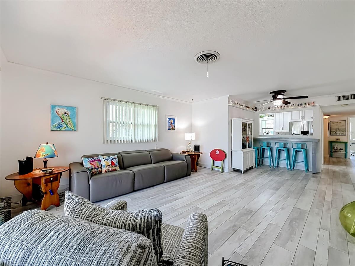 4046 FLORAMAR TERRACE — photo 11 of 27