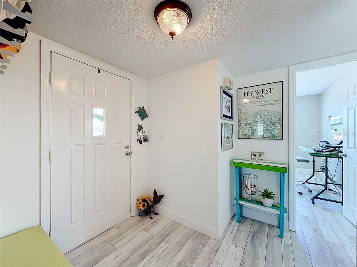 4046 FLORAMAR TERRACE — photo 3 of 27
