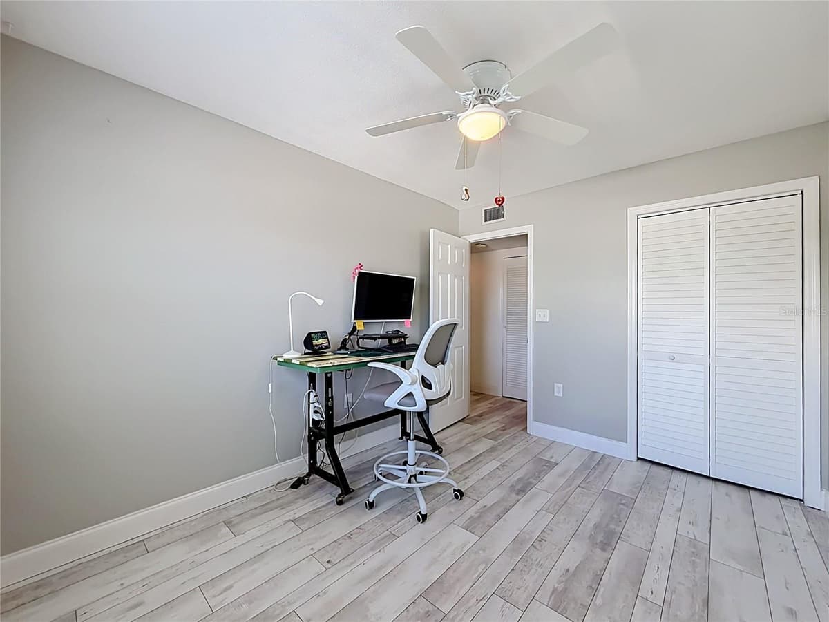 4046 FLORAMAR TERRACE — photo 12 of 27