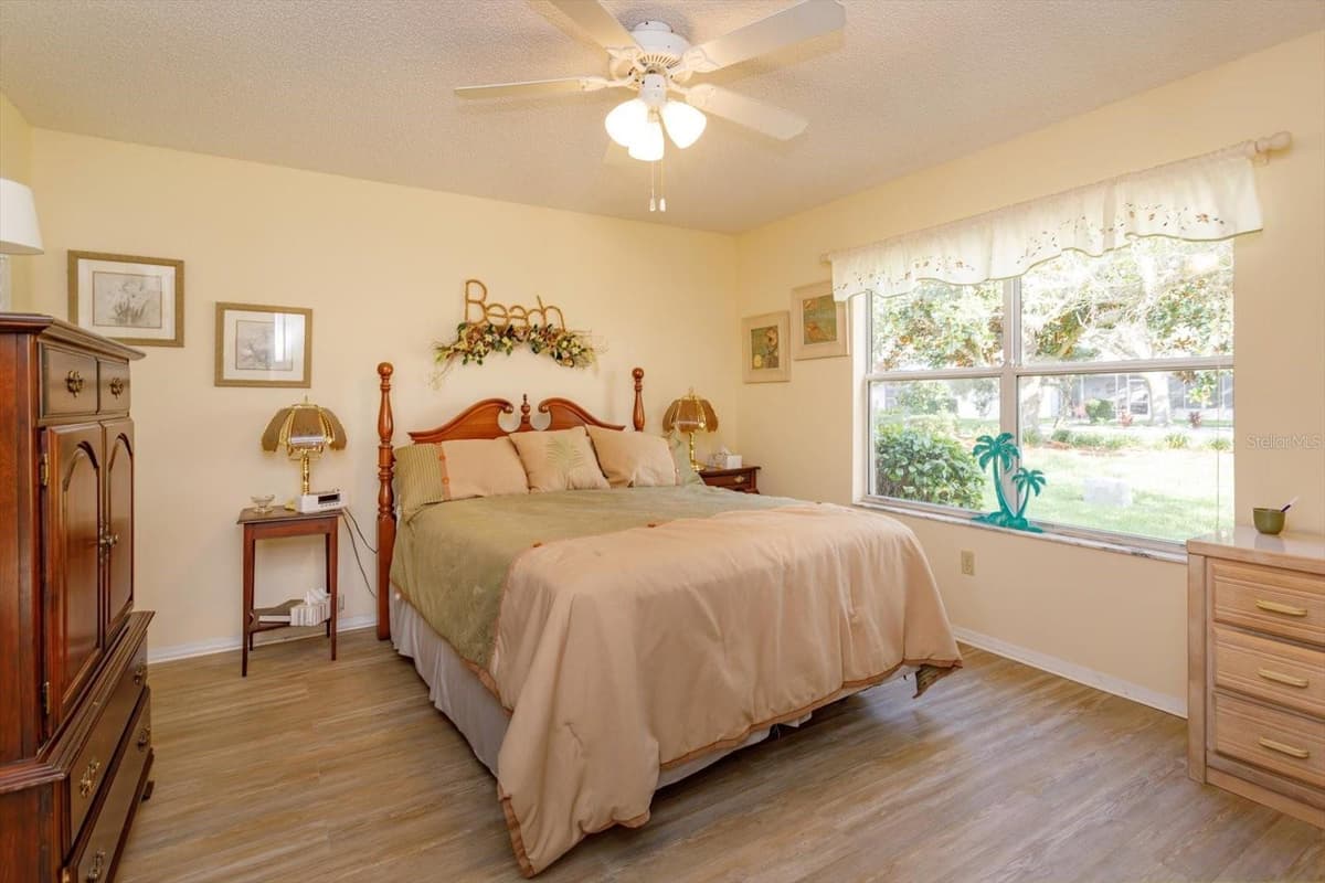 2133 ESCOBAR AVENUE — photo 19 of 30