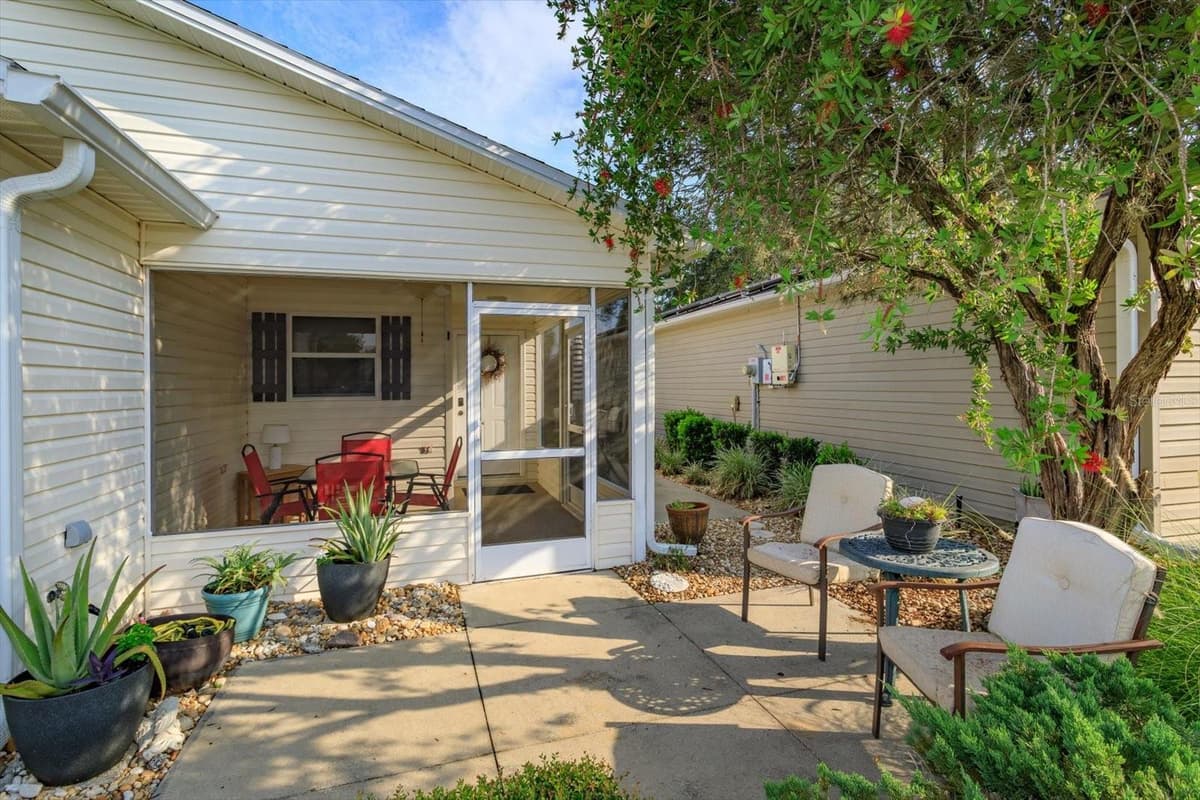 2133 ESCOBAR AVENUE — photo 3 of 30