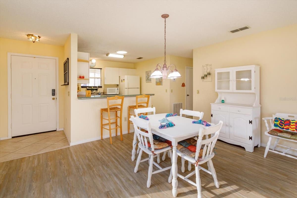 2133 ESCOBAR AVENUE — photo 12 of 30