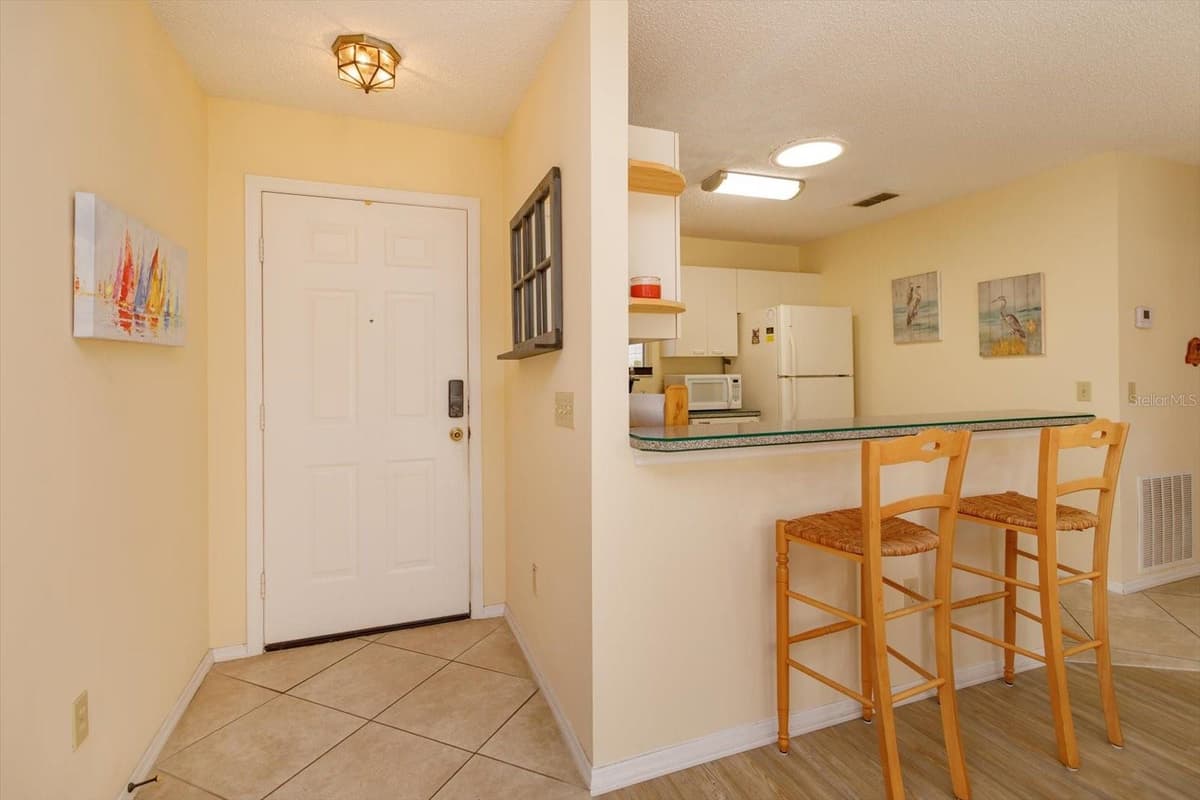 2133 ESCOBAR AVENUE — photo 7 of 30