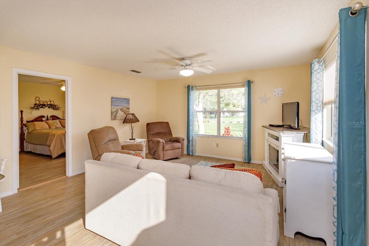 2133 ESCOBAR AVENUE — photo 17 of 30