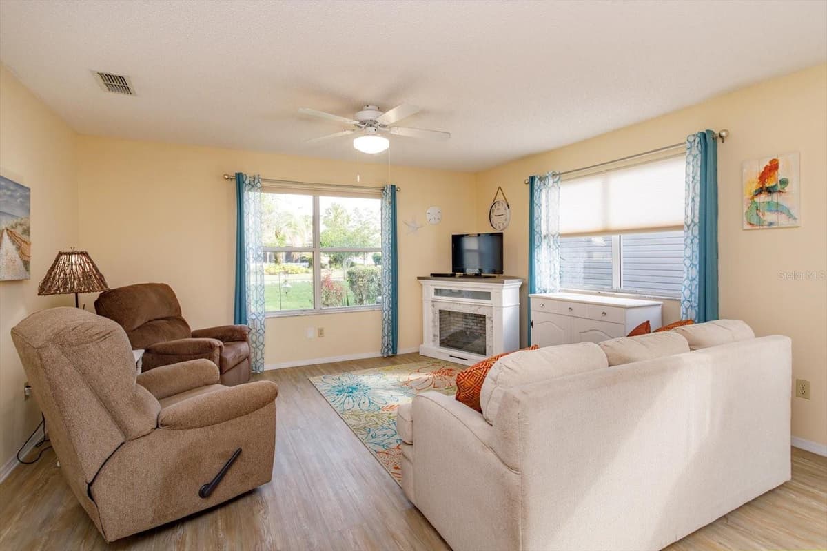 2133 ESCOBAR AVENUE — photo 16 of 30