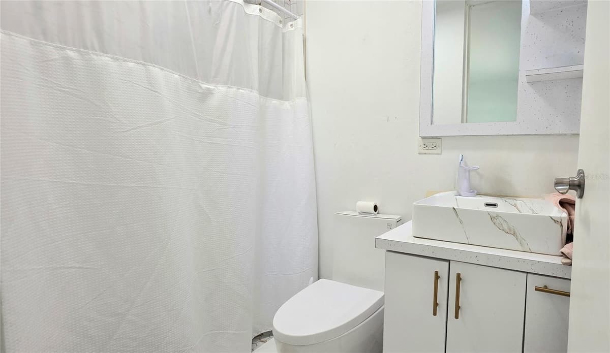 187 A-8 AQUATIKA — photo 6 of 13