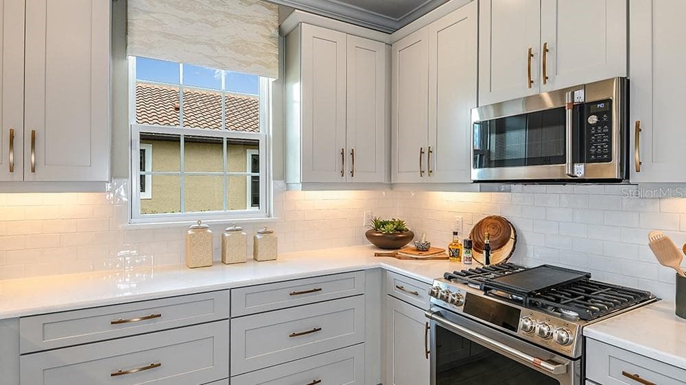 14525 DERNA TERRACE — photo 7 of 47