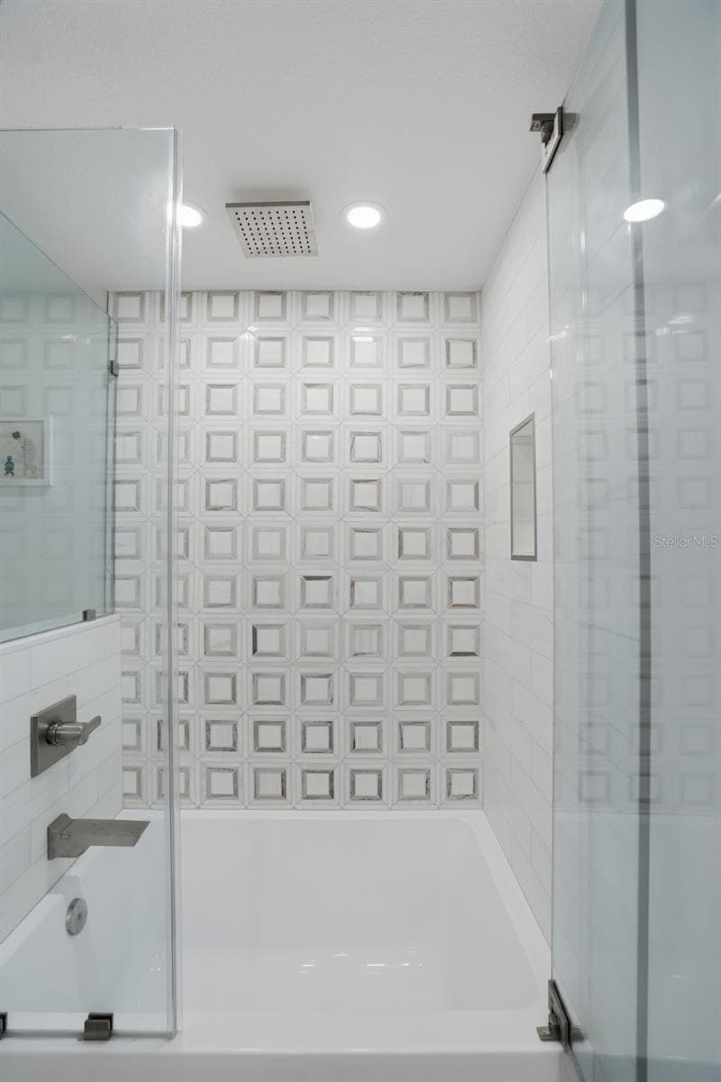6 BELLEVIEW BOULEVARD — photo 19 of 41