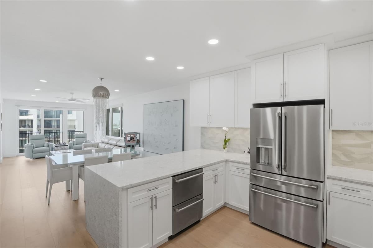 6 BELLEVIEW BOULEVARD — photo 10 of 41
