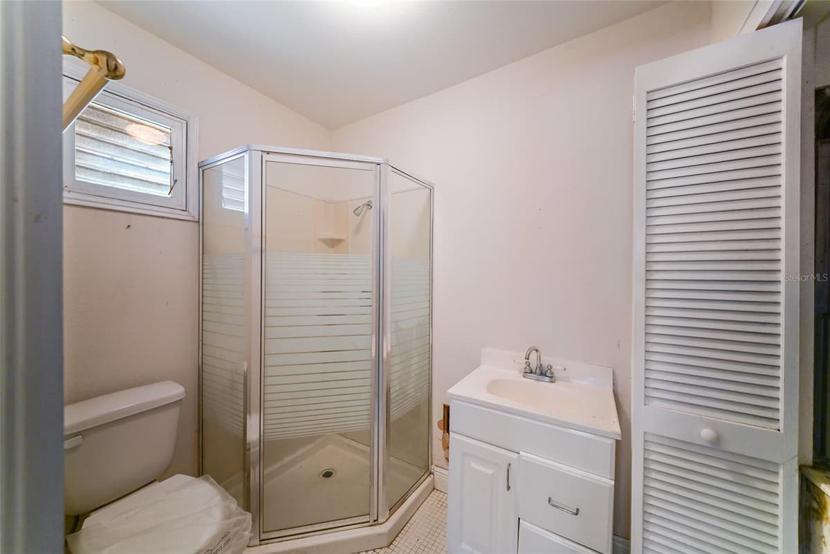 411 BURNS COURT — photo 15 of 19