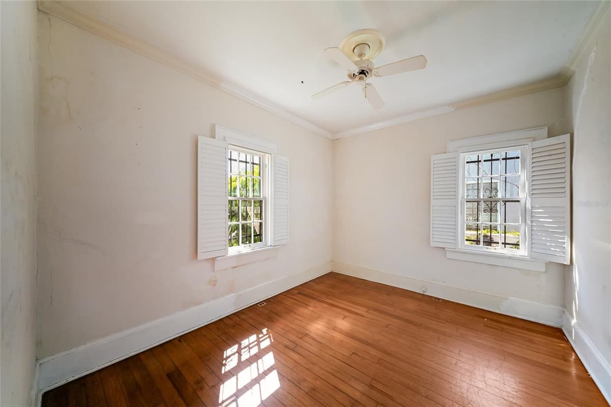 411 BURNS COURT — photo 8 of 19