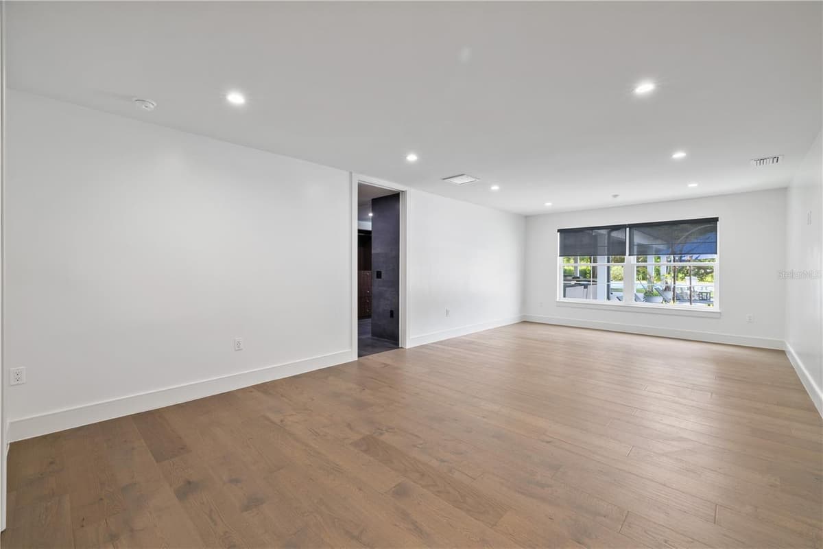 900 PLANT STREET — photo 27 of 91