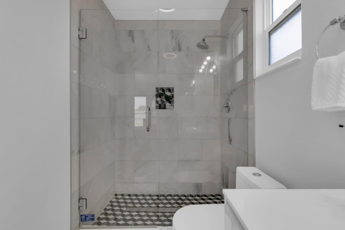 8115 WINDY HILL WAY — photo 19 of 25