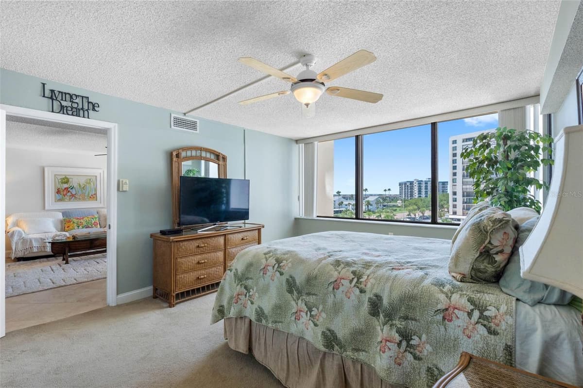 1430 GULF BOULEVARD — photo 39 of 51