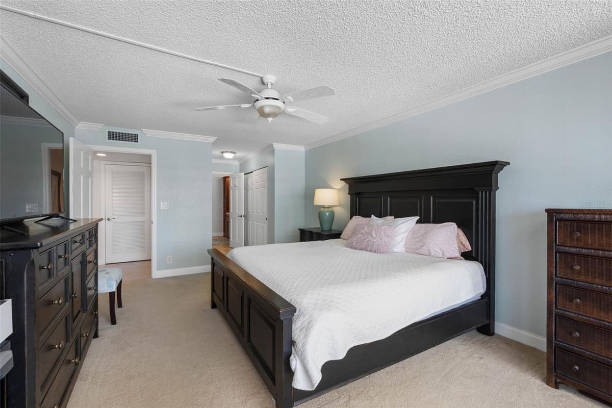 1430 GULF BOULEVARD — photo 26 of 51