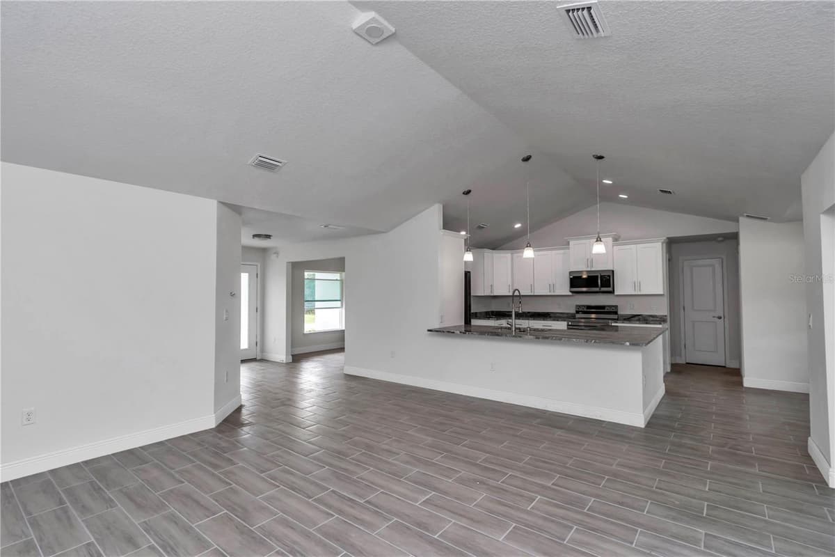 17694 25 CIRCLE — photo 20 of 41