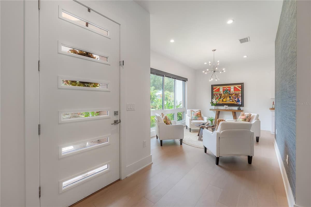 4207 JETTON AVENUE — photo 12 of 55