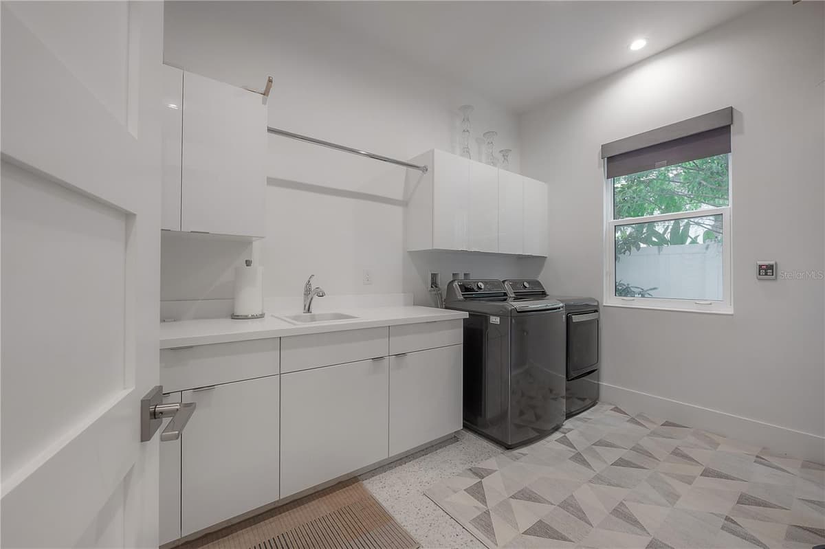 4207 JETTON AVENUE — photo 25 of 55