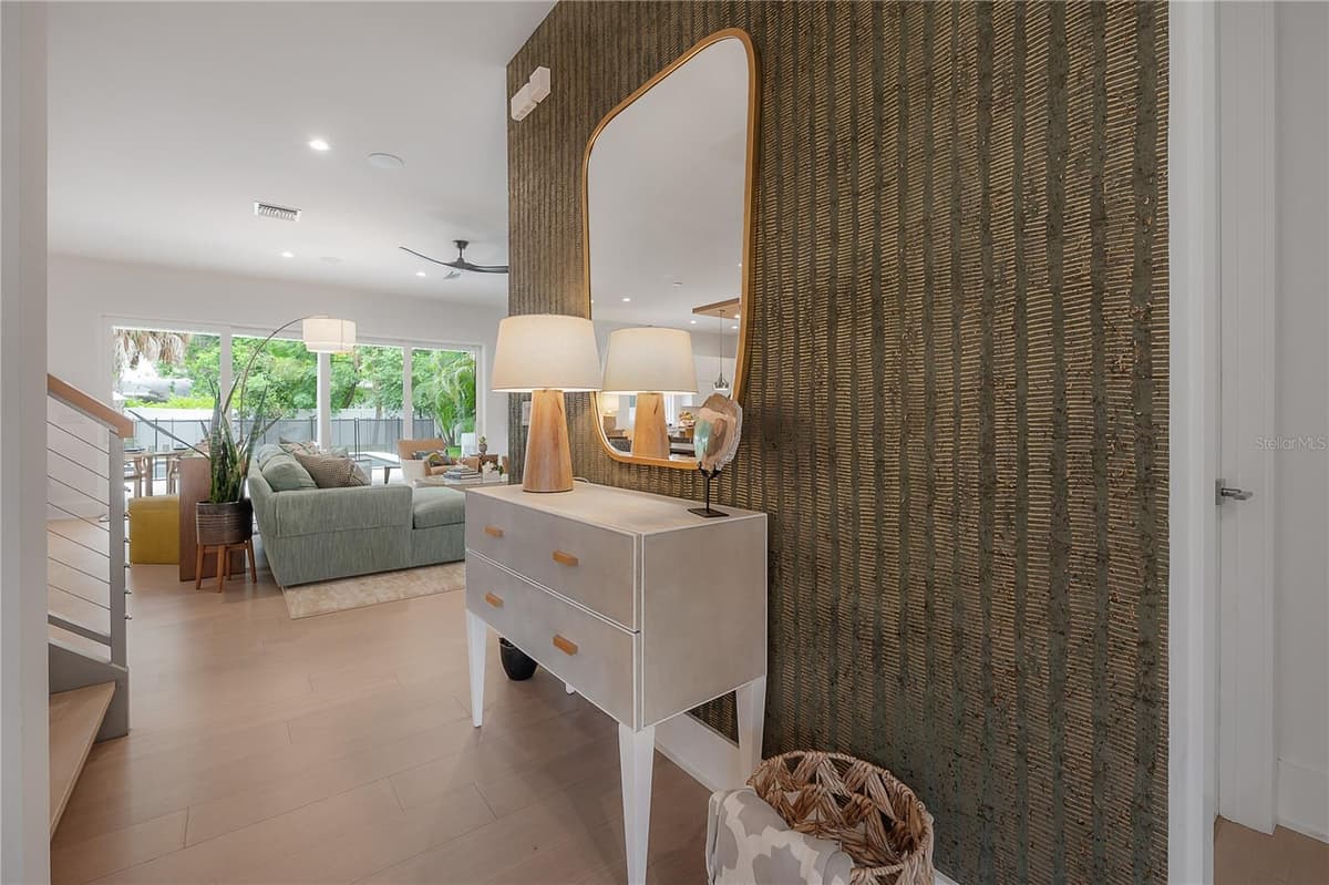 4207 JETTON AVENUE — photo 11 of 55