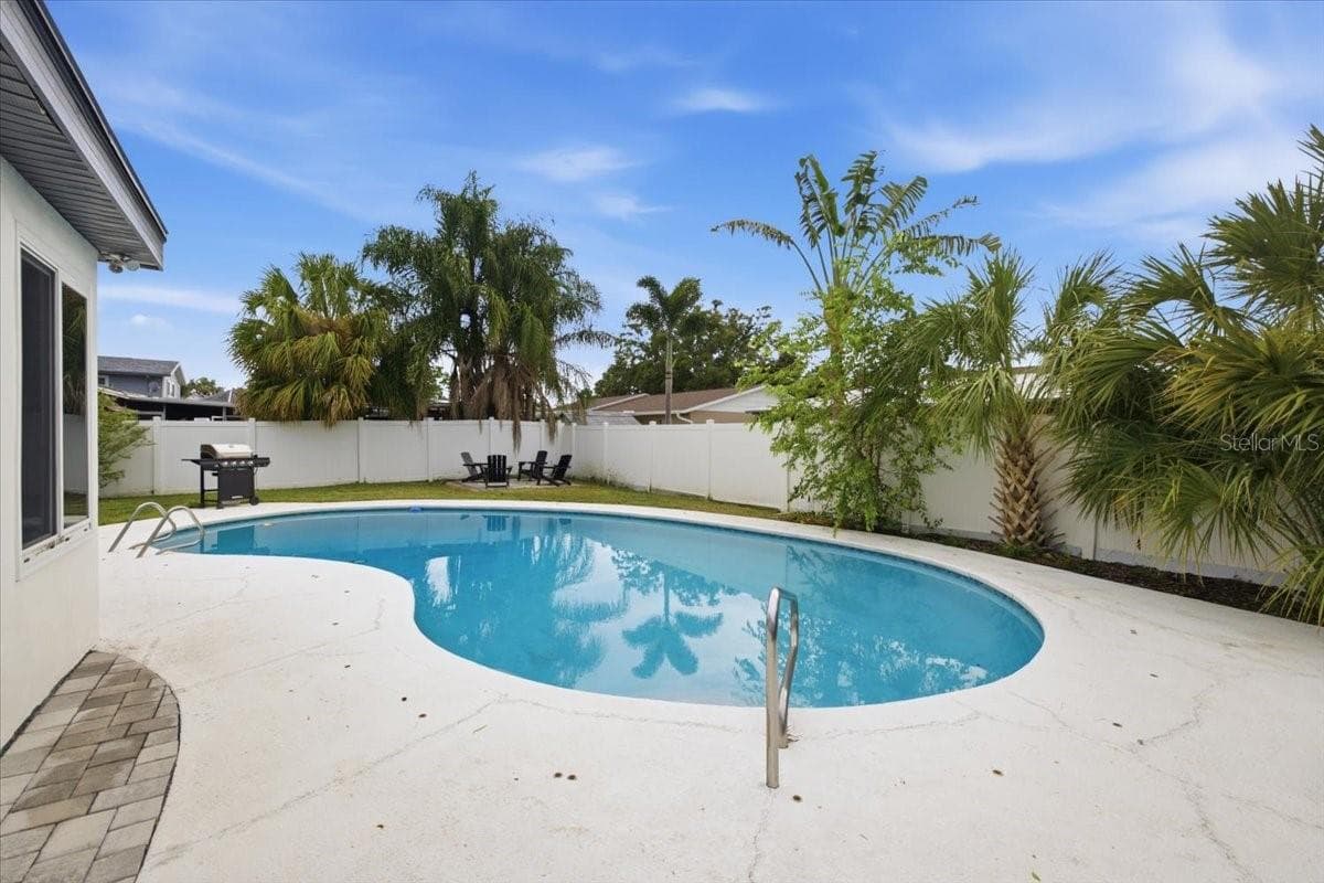 4710 TRAVERTINE DRIVE — photo 34 of 38