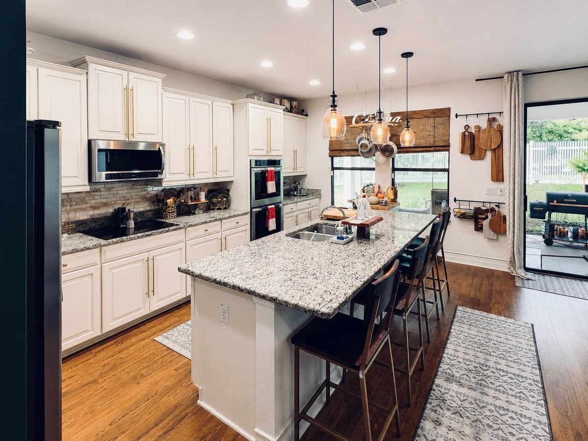 726 WOODS LANDING DRIVE — photo 3 of 5