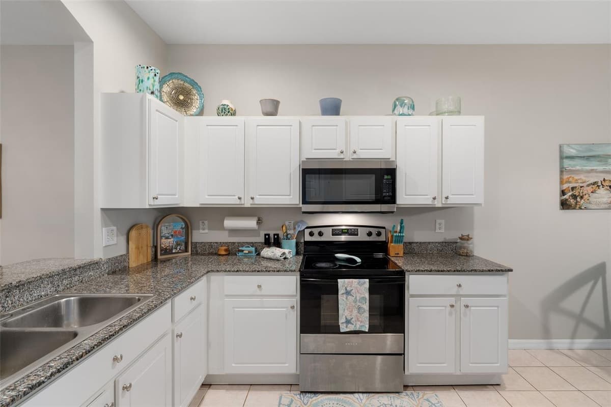 18105 NASSAU POINT DRIVE — photo 13 of 42