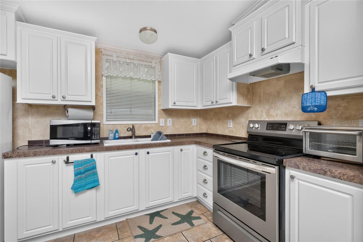 7464 DANVERS CIRCLE — photo 3 of 45