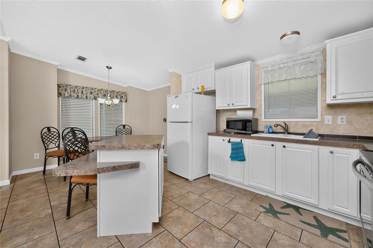 7464 DANVERS CIRCLE — photo 6 of 45