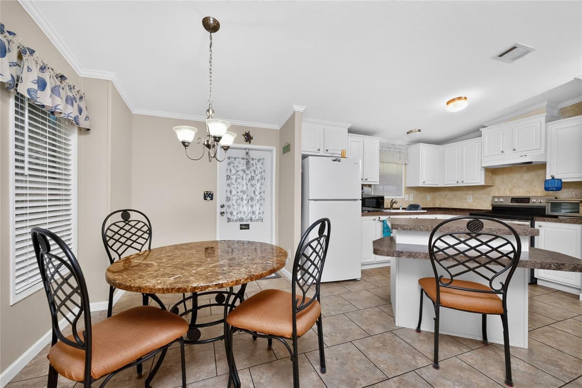 7464 DANVERS CIRCLE — photo 8 of 45