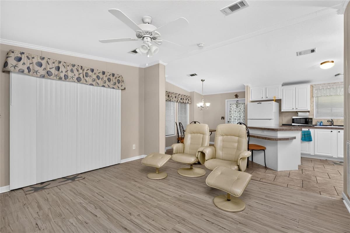 7464 DANVERS CIRCLE — photo 11 of 45