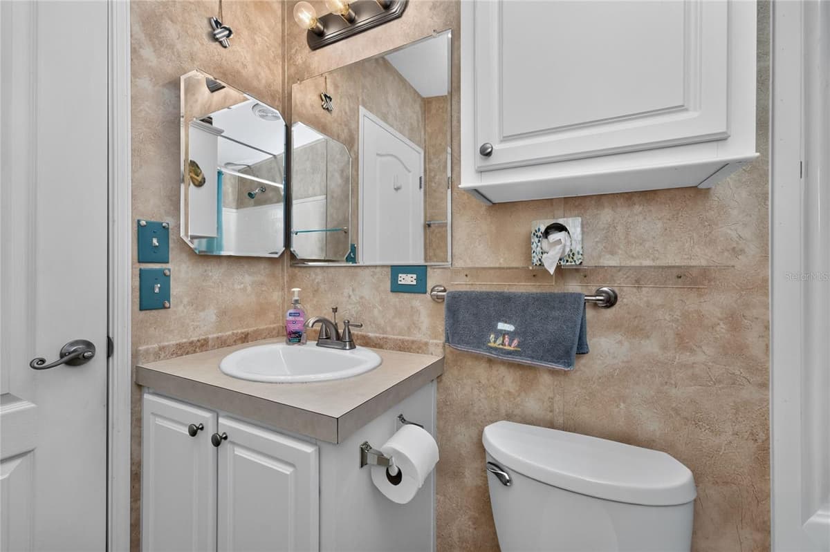 7464 DANVERS CIRCLE — photo 24 of 45