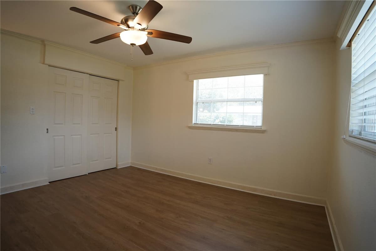 916 VERMONT AVENUE — photo 8 of 17