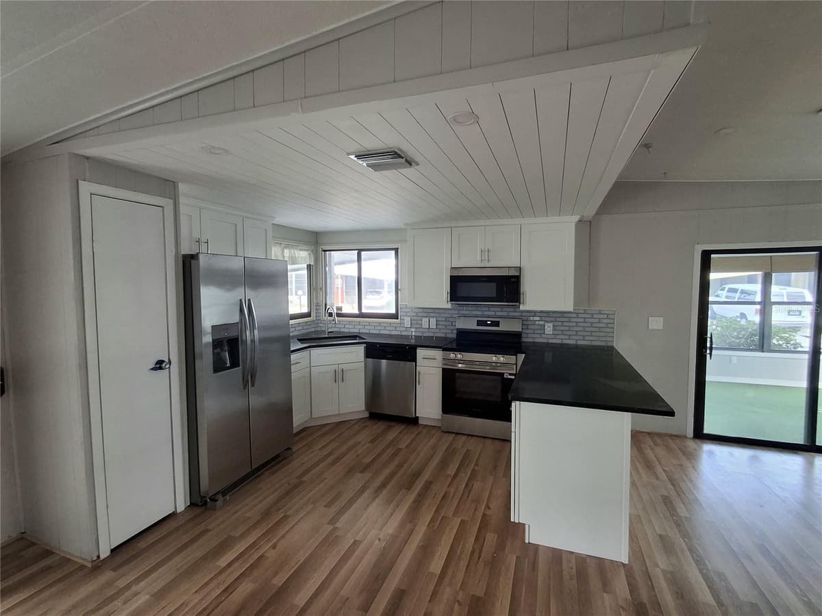 141 RAROTONGA ROAD — photo 5 of 20