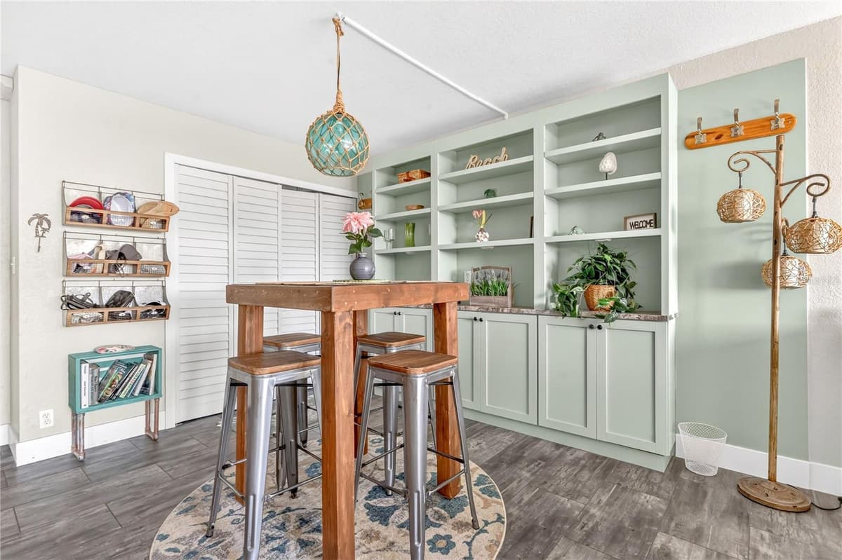 255 DOLPHIN POINT — photo 8 of 17