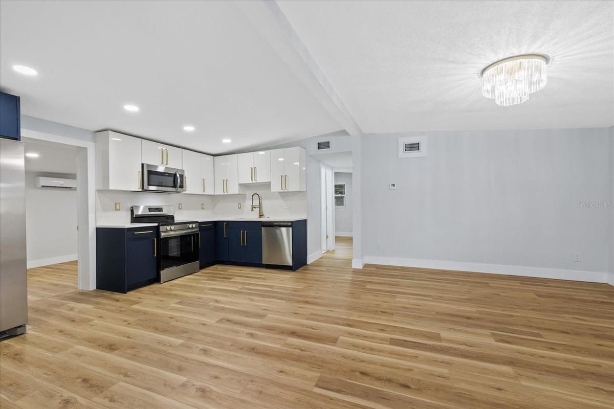 7129 63RD STREET — photo 15 of 42