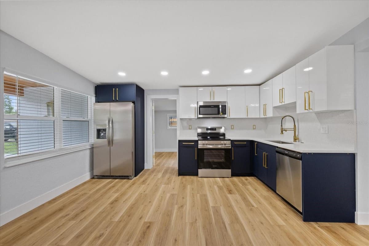 7129 63RD STREET — photo 11 of 42