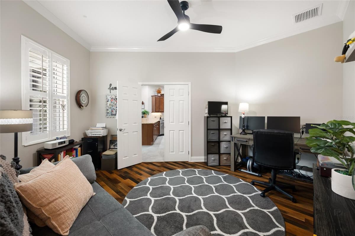2923 DEVONOAK BOULEVARD — photo 28 of 56