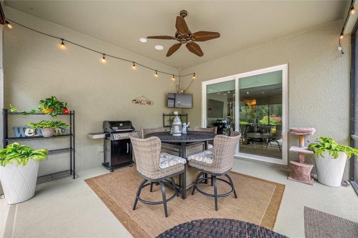 2923 DEVONOAK BOULEVARD — photo 37 of 56