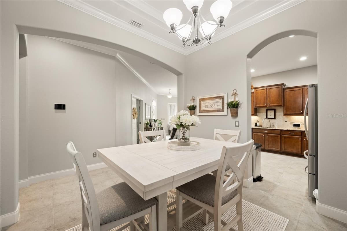 2923 DEVONOAK BOULEVARD — photo 19 of 56