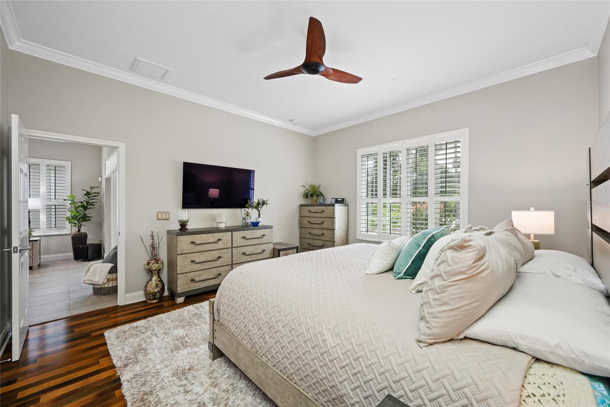 2923 DEVONOAK BOULEVARD — photo 21 of 56