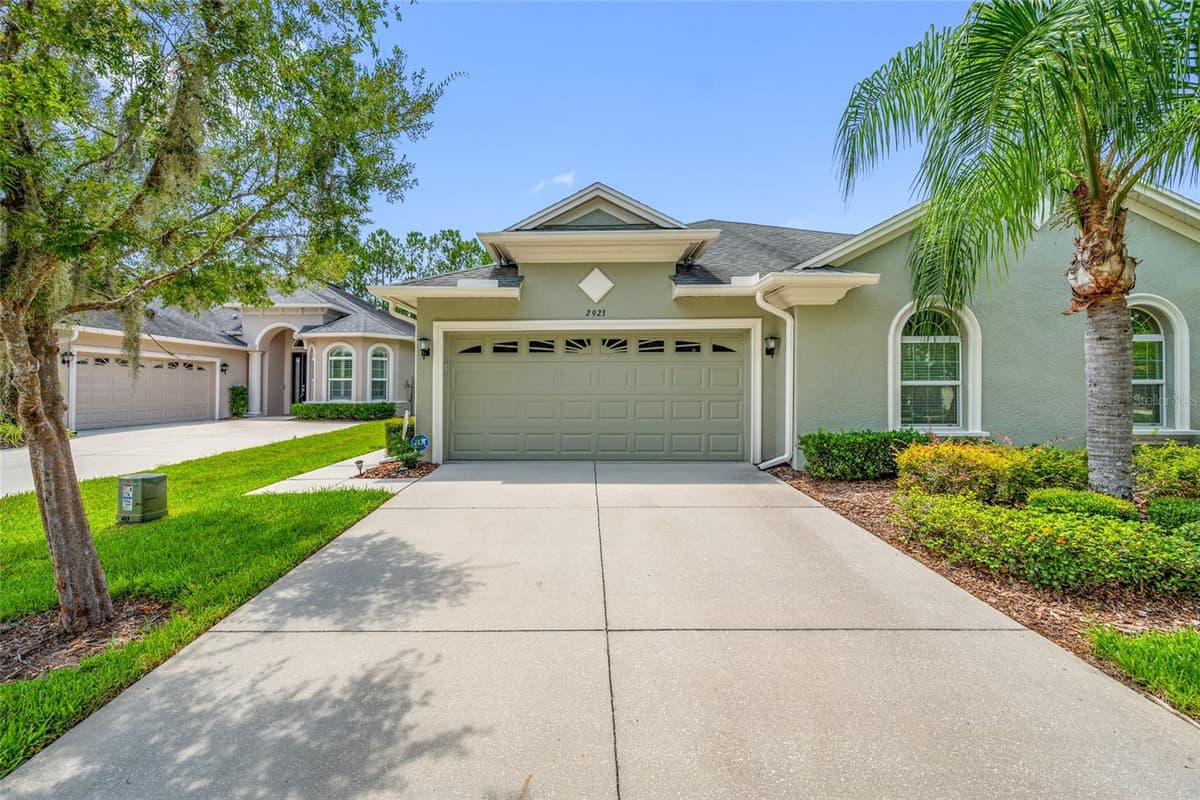 2923 DEVONOAK BOULEVARD — photo 1 of 56