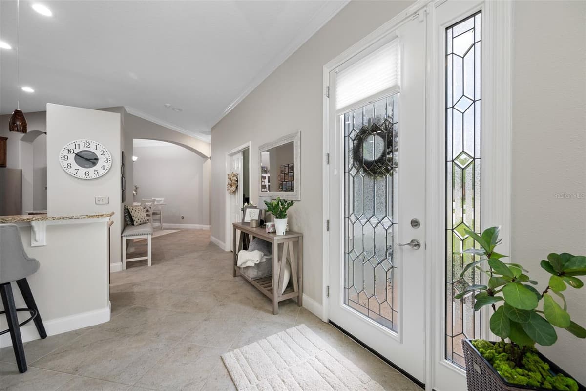 2923 DEVONOAK BOULEVARD — photo 6 of 56