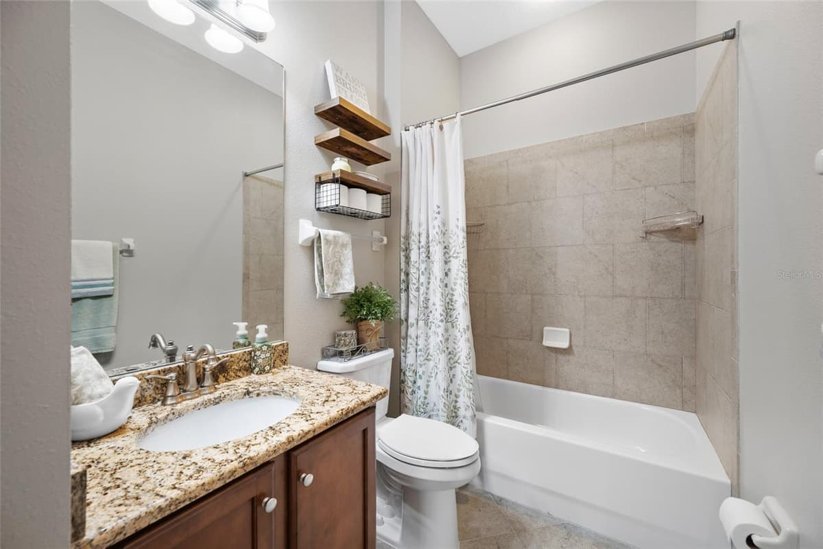 2923 DEVONOAK BOULEVARD — photo 30 of 56