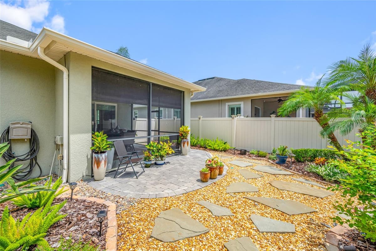 2923 DEVONOAK BOULEVARD — photo 48 of 56