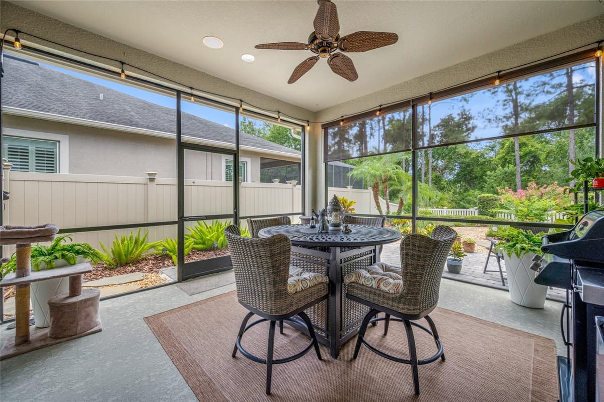 2923 DEVONOAK BOULEVARD — photo 35 of 56