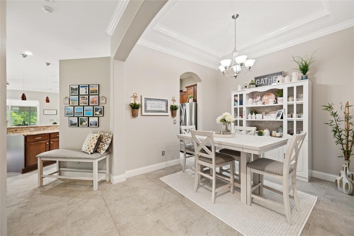 2923 DEVONOAK BOULEVARD — photo 18 of 56