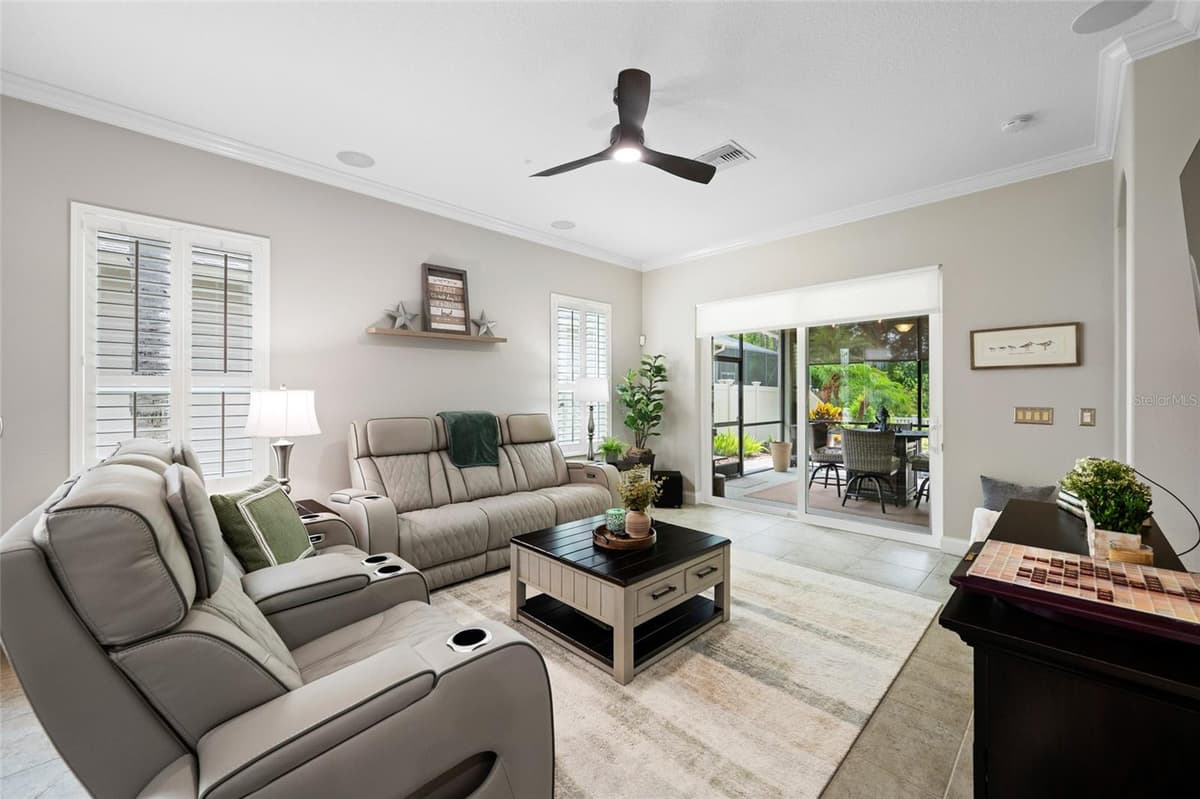 2923 DEVONOAK BOULEVARD — photo 7 of 56
