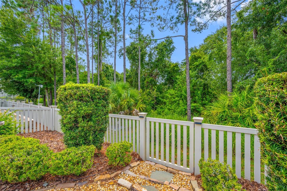 2923 DEVONOAK BOULEVARD — photo 42 of 56